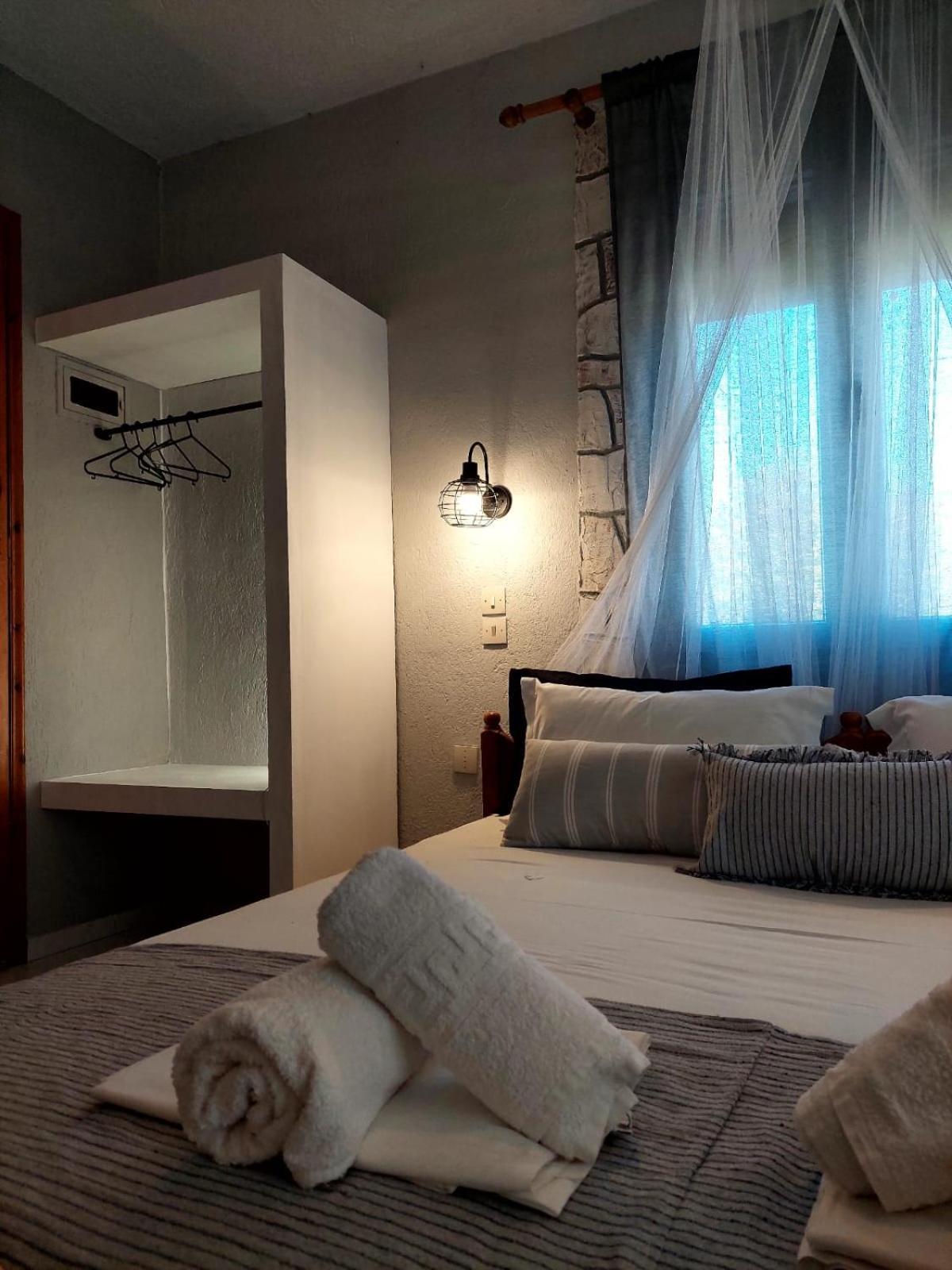 Georgia Apartments Stafylos Ruang foto