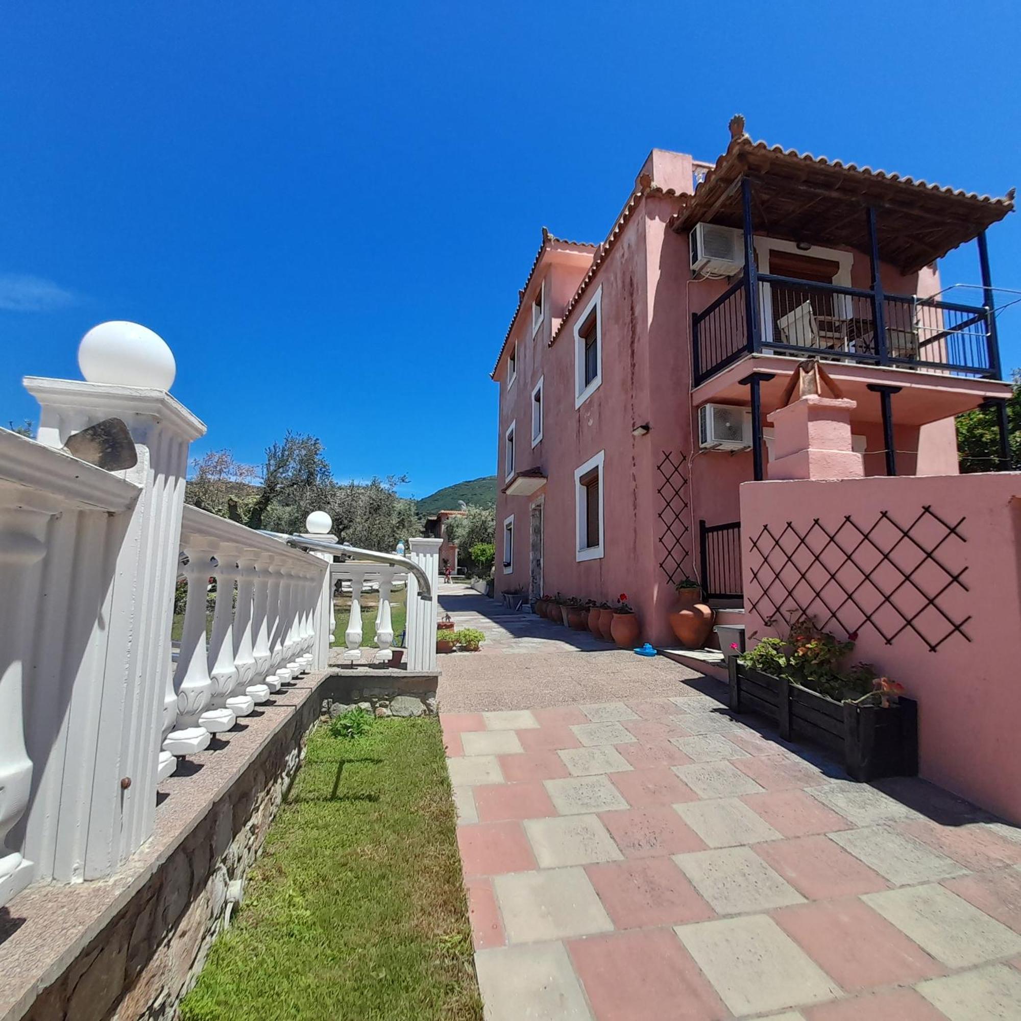 Georgia Apartments Stafylos Bagian luar foto