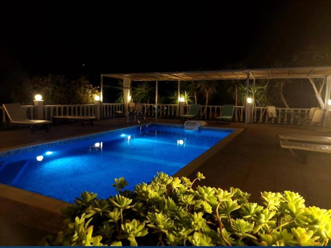 Georgia Apartments Stafylos Bagian luar foto