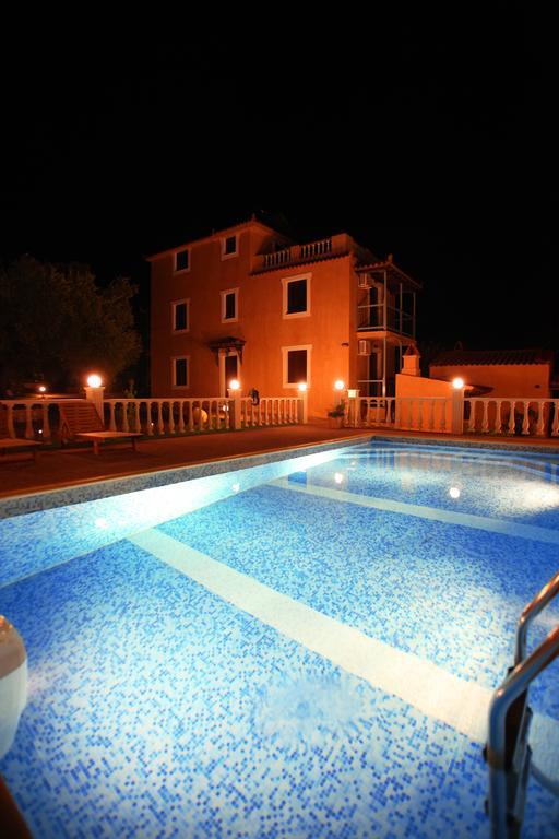 Georgia Apartments Stafylos Bagian luar foto
