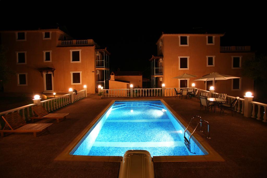 Georgia Apartments Stafylos Bagian luar foto